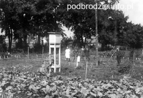 17-Swieciany-ogrod_botaniczny_gimnazjum_im_Jozefa_Pilsudskiego-1927.jpg