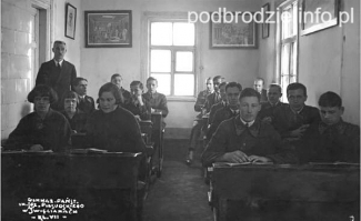 19-Swieciany-uczniowie_gimnazjum_im_Jozefa_Pilsudskiego-1928.jpg
