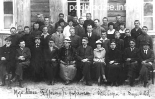 21-Swieciany-uczniowie_i_nauczyciele_gimnazjum_im_Jozefa_Pilsudskiego-1925.jpg