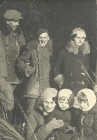 37-Berzeniki-rodzina_Stankiewiczow-przed1939A.jpg