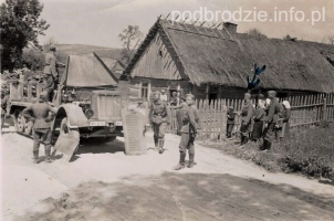 Okolice_Wilna-SdKfz7-1941.jpg