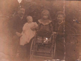Rodzina_Pozaryskich-ok_1905_r.jpg
