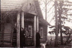 Skirlany-przed_dworem-1938_r.jpg