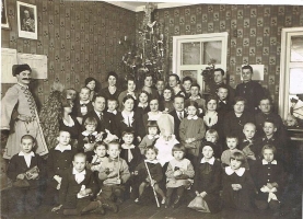 Swieciany-szkola-choinka-przed1939.jpg