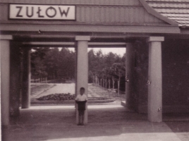 Zulow-stacja_kolejowa-podjazd-1938A.jpg