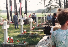 2-Worziany-cmentarz-1995.jpg