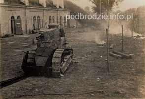Brzesc-twierdza-RenaultFT17-wrzesien1939.jpg