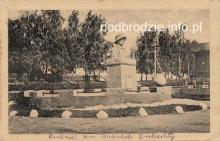 Dukszty-pomnik-ok1917.jpg