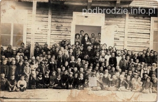 Kiemieliszki-szkola_powszechna-1938r.jpg