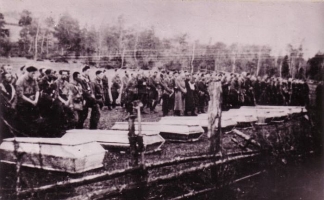 Mikuliszki-3_Brygada_AK-pogrzeb-maj1944.jpg