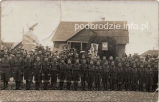 Podbrzezie-dom_Ludowy-demonstracja-1939.jpg
