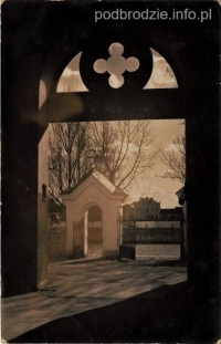 Swieciany-kosciol-dziedziniec-ok1930.jpg